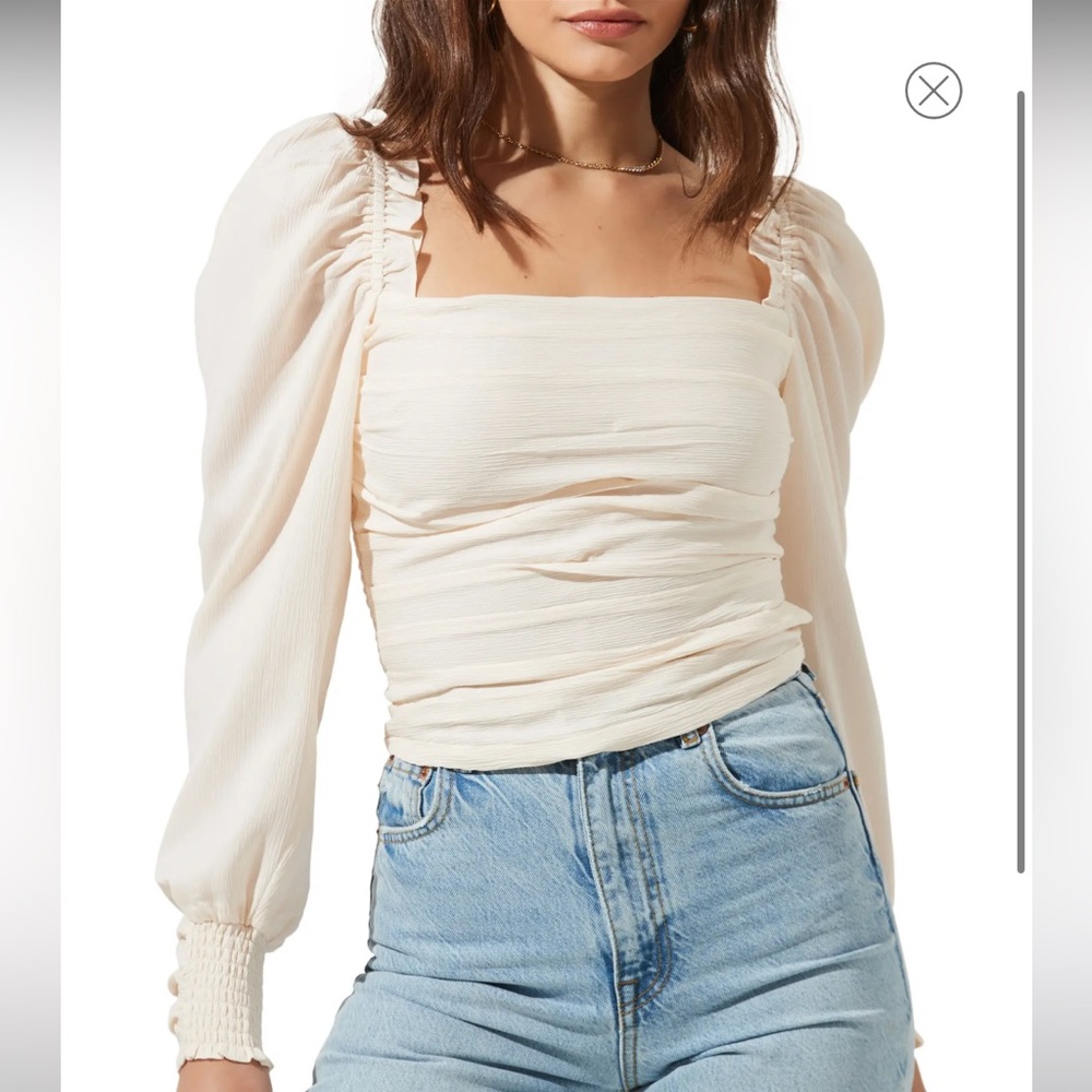 ASTR The Label - Square Neck Puff Sleeve Top (Cream color)